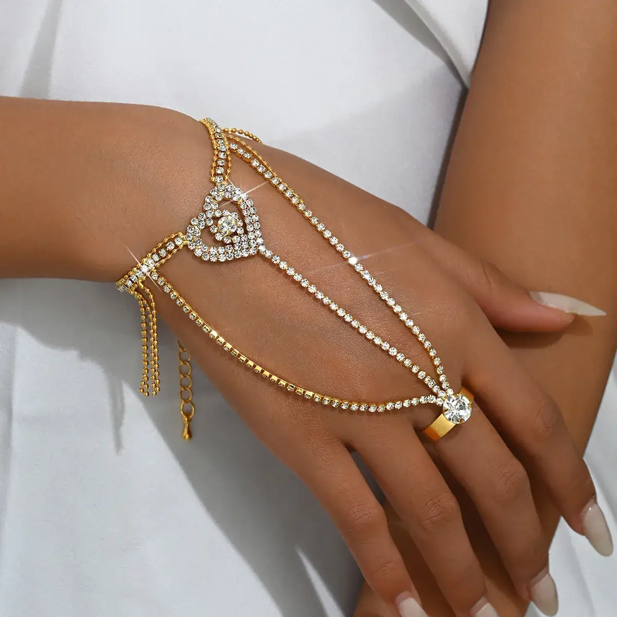 Super Flash Diamond Butterfly Bracelet Light Luxury Elegant — feature 14