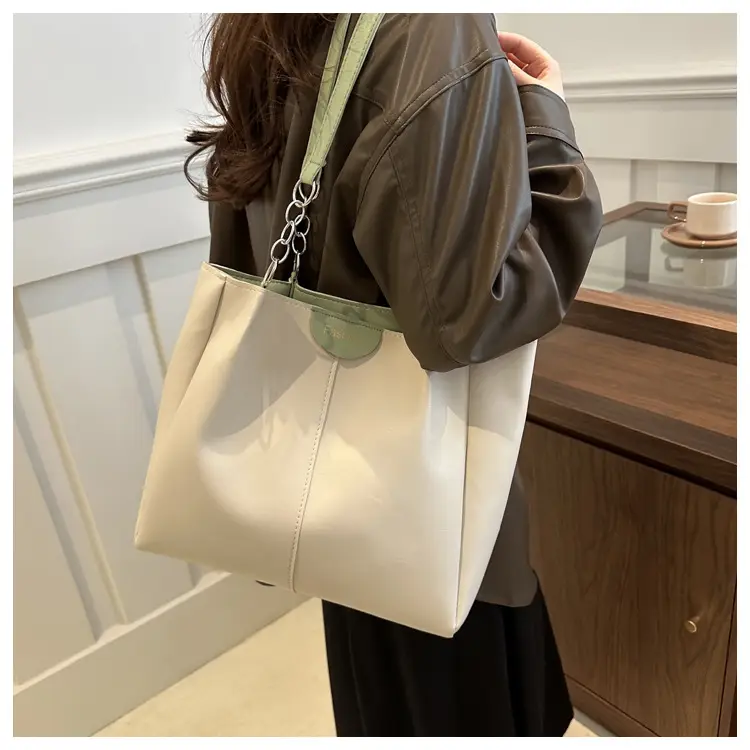 Women's Large Capacity Shoulder Bag with Green Strap — feature 15