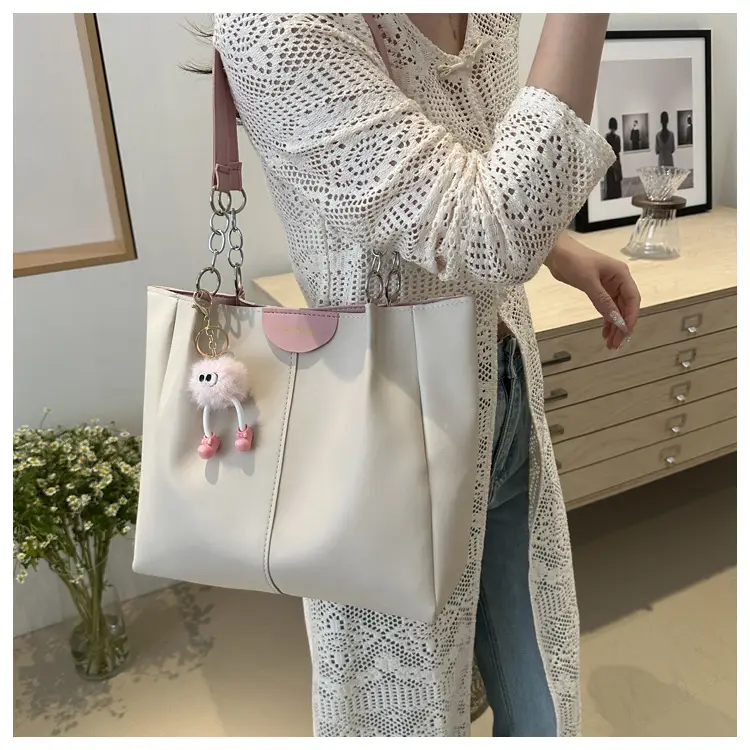 Women's Large Capacity Shoulder Bag with Green Strap — feature 17