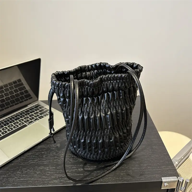 Black Pleated Shoulder Bag for Women 2024 Spring New Arrival - Image 7