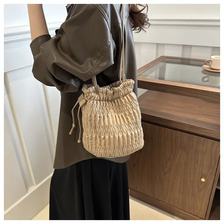 Black Pleated Shoulder Bag for Women 2024 Spring New Arrival — feature 10