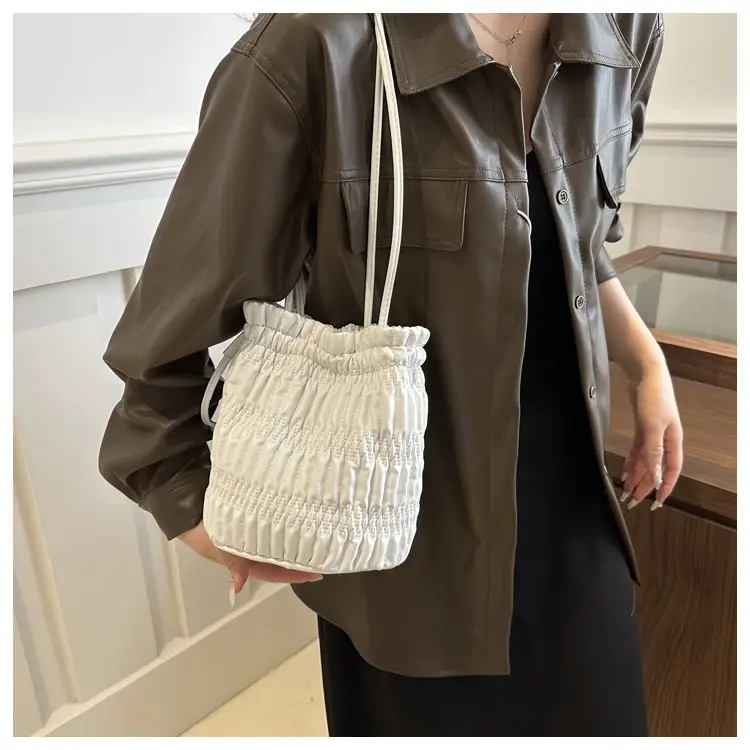 Black Pleated Shoulder Bag for Women 2024 Spring New Arrival — feature 11