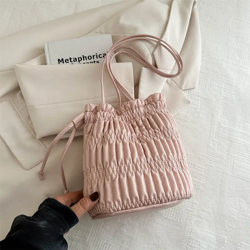Black Pleated Shoulder Bag for Women 2024 Spring New Arrival - Image 4