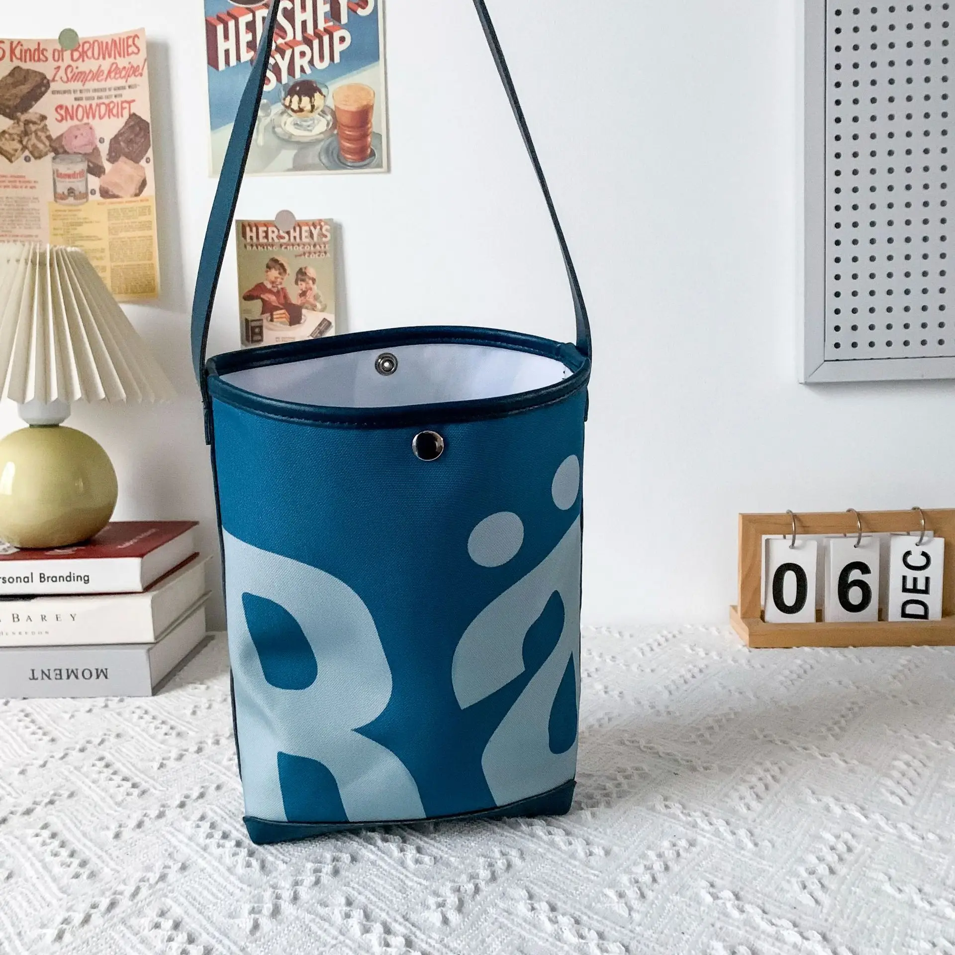 Blue Letter Print Women's Shoulder Bag — feature 11
