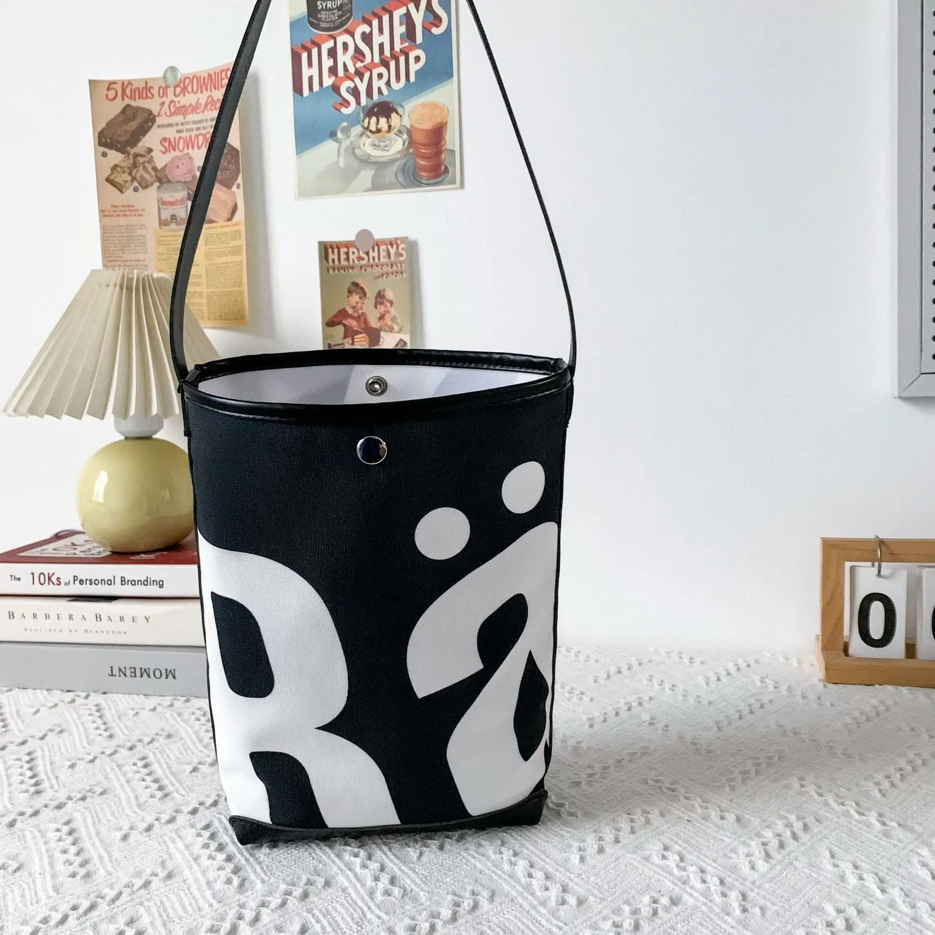 Blue Letter Print Women's Shoulder Bag — feature 12