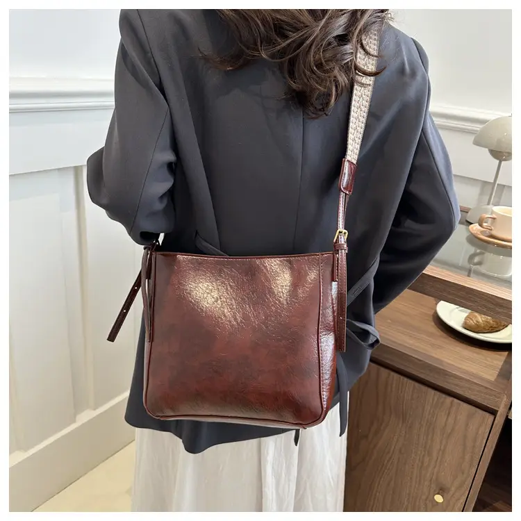 Vintage Korean Style Brown Leather Shoulder Crossbody Bag — feature 13