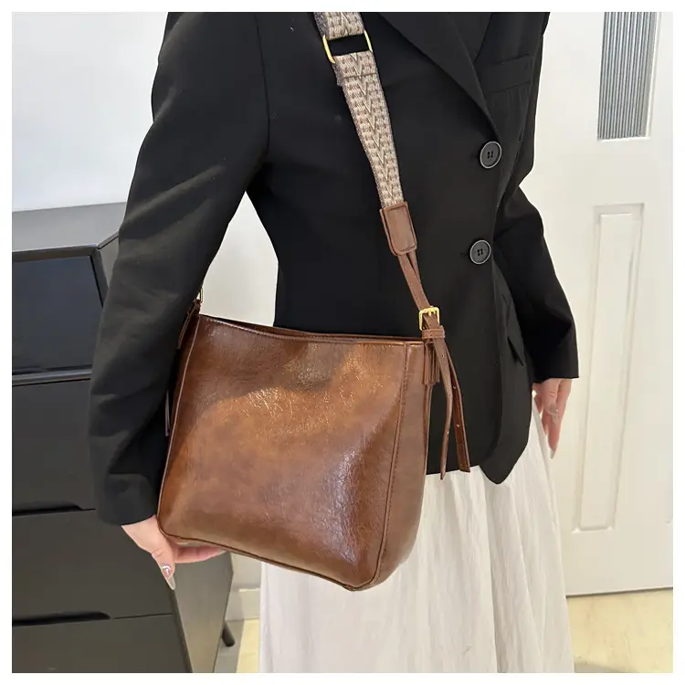 Vintage Korean Style Brown Leather Shoulder Crossbody Bag — feature 17