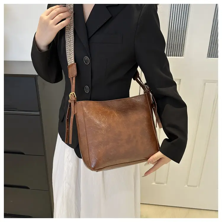 Vintage Korean Style Brown Leather Shoulder Crossbody Bag — feature 19