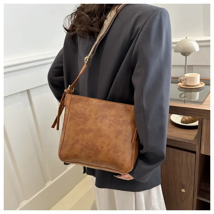 Vintage Korean Style Brown Leather Shoulder Crossbody Bag — feature 8