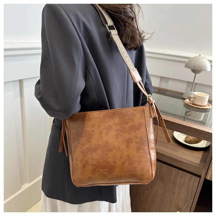 Vintage Korean Style Brown Leather Shoulder Crossbody Bag — feature 9