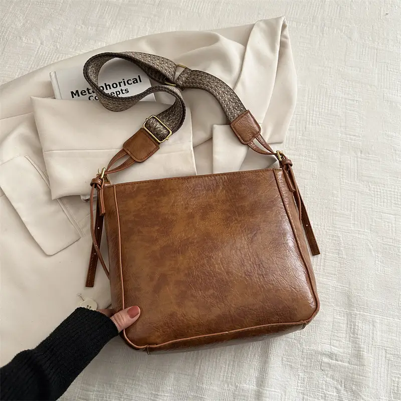 Vintage Korean Style Brown Leather Shoulder Crossbody Bag - Image 4