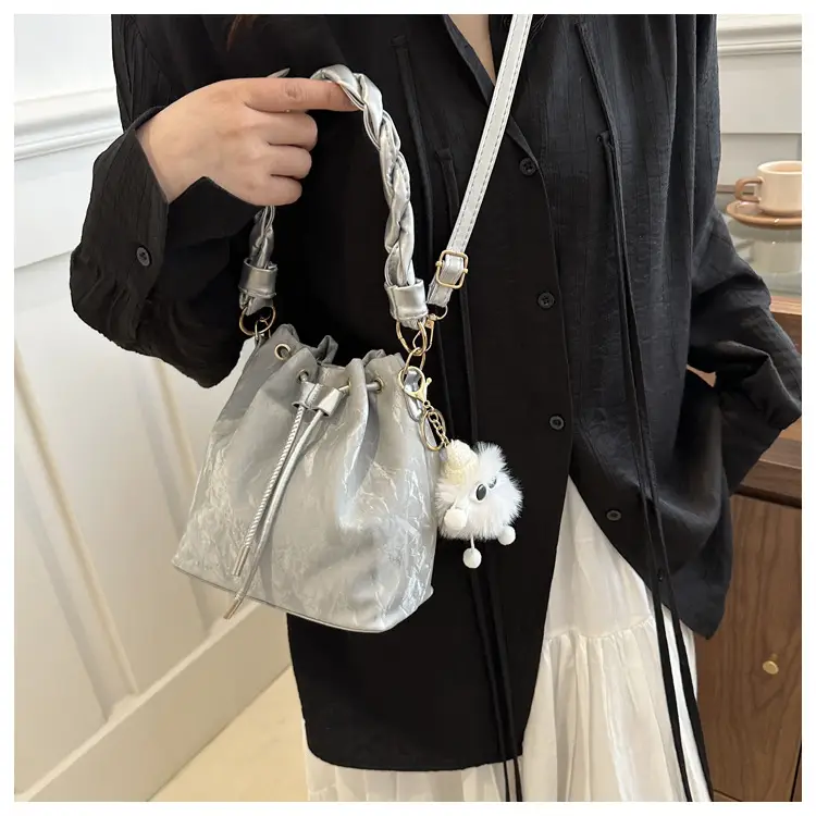Women Korean Style Black Shoulder Bag 2024 — feature 13