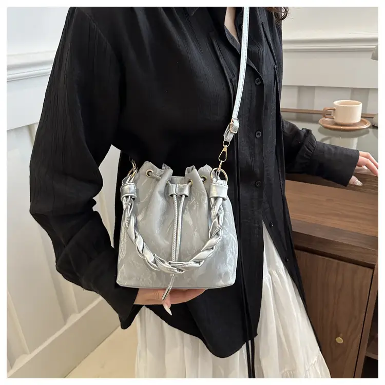 Women Korean Style Black Shoulder Bag 2024 — feature 14