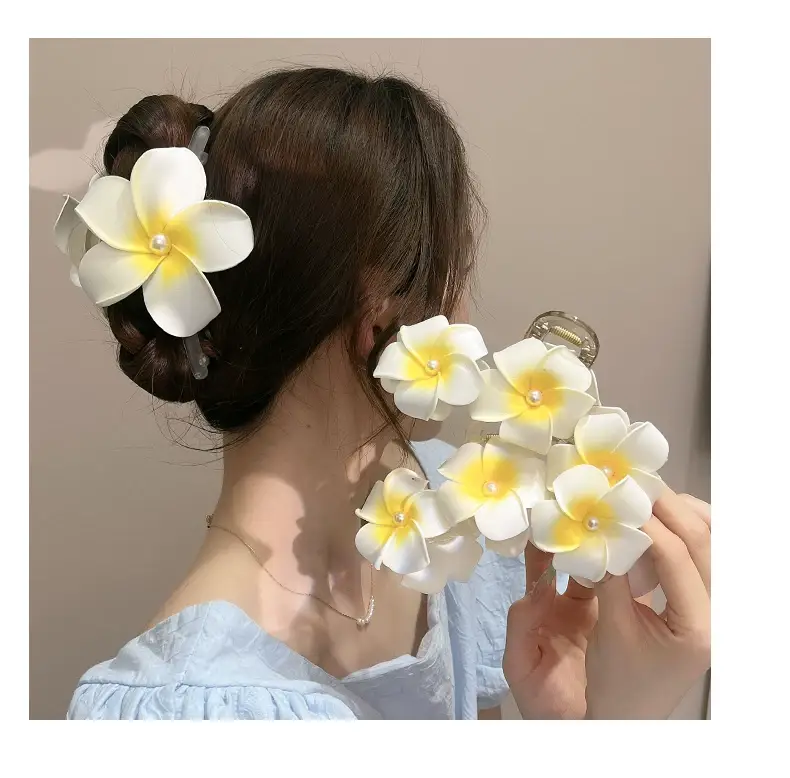 Plumed Hair Clip for Women Summer 2024 — feature 12