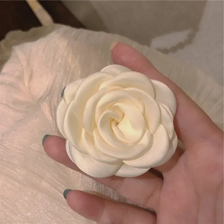Plumed Hair Clip for Women Summer 2024 - Image 14