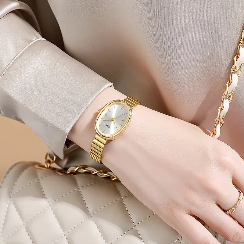 New Fashion Women's Watch Women's Steel Band Ins High-end Sense Oval Steel Band Bracelet All-match Quartz Watch