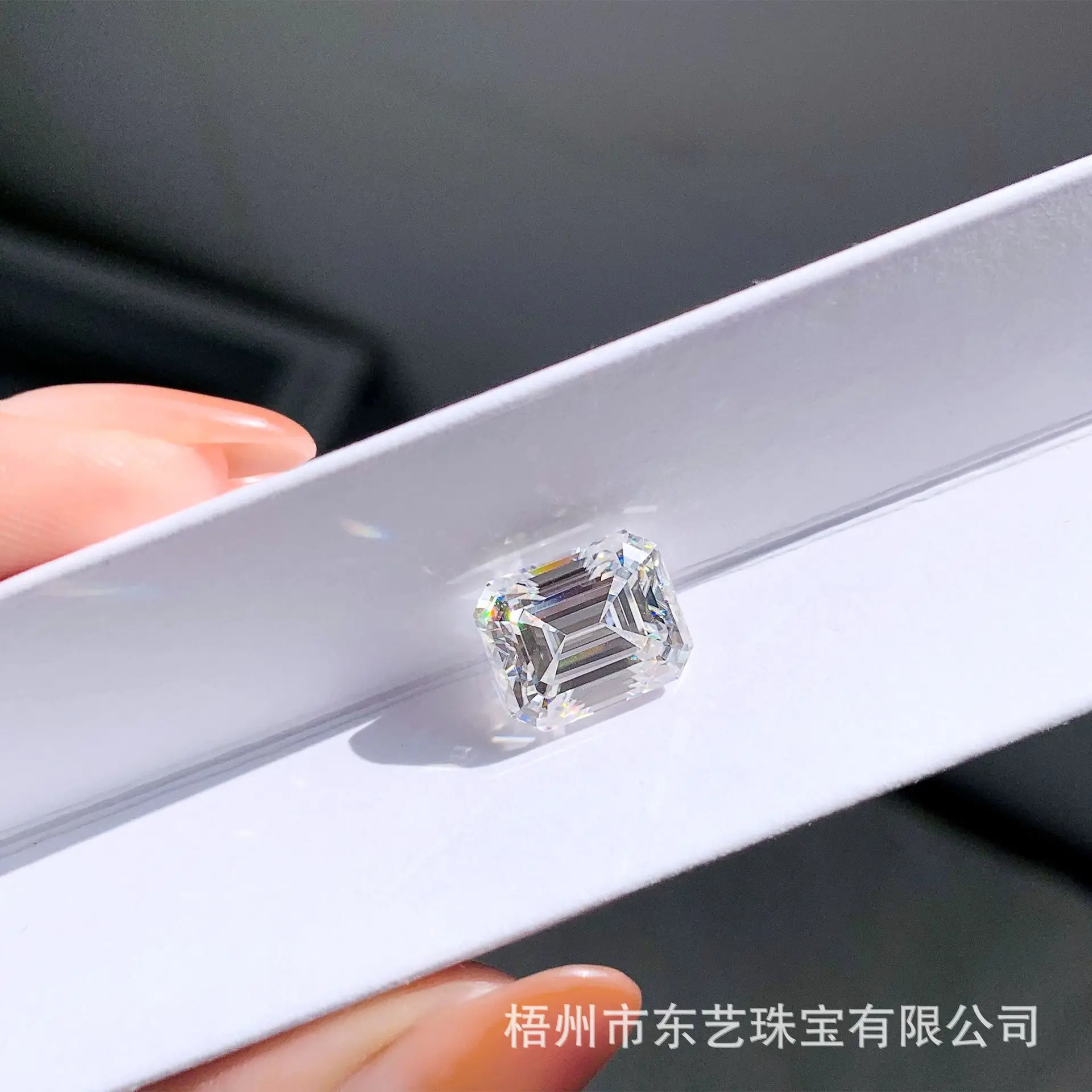 Moissanite Bare Stone Emerald DEFGH Net VVS1 - Image 2