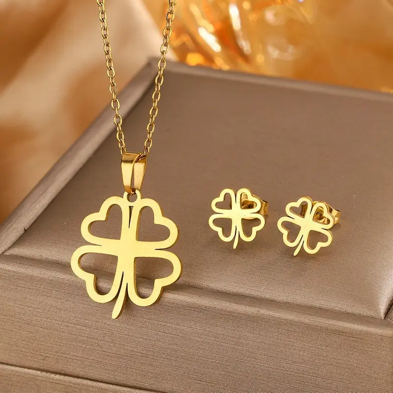 18K Gold Lucky Clover Necklace Set for Women - Image 3