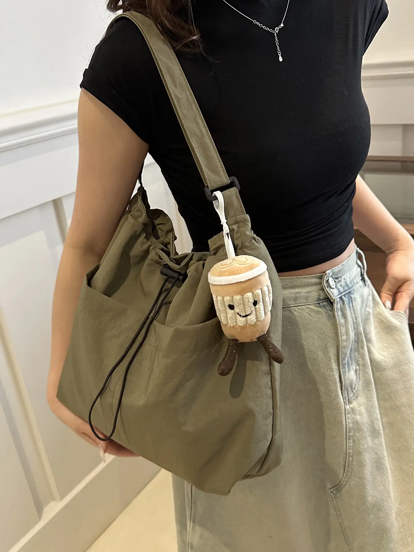 Women's Beige Drawstring Shoulder Bag Large Capacity - Image 7