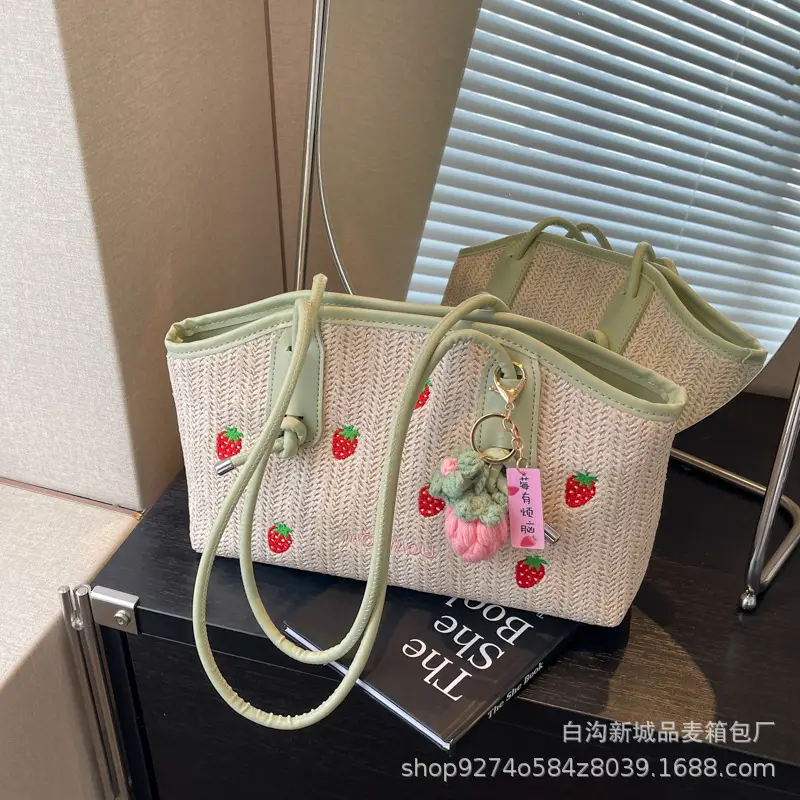 Straw Tote Bag Women Large Capacity Strawberry Embroidered - Image 3