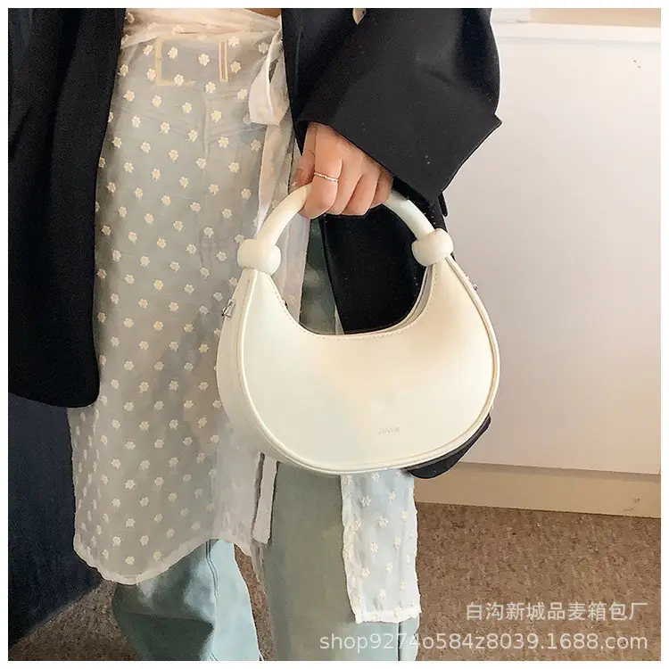 White French Niche Shoulder Bag for Women 2026 — feature 17