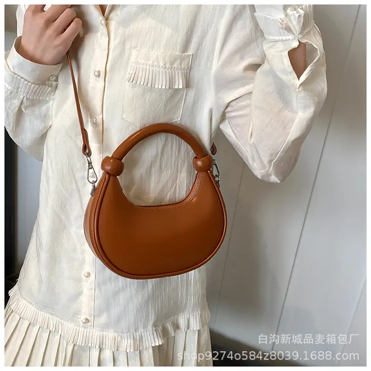 White French Niche Shoulder Bag for Women 2026 — feature 31