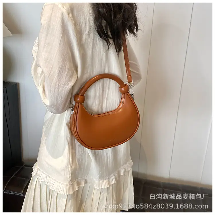 White French Niche Shoulder Bag for Women 2026 — feature 32