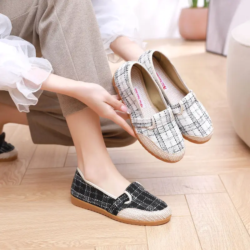 26 New Spring Models of Old Beijing Cloth Shoes with Non-Slip Rubber Soles, Comfortable Women's Shoes for Middle-Aged and Elderly Mothers, Casual Soft-Soled Shoes - Image 17