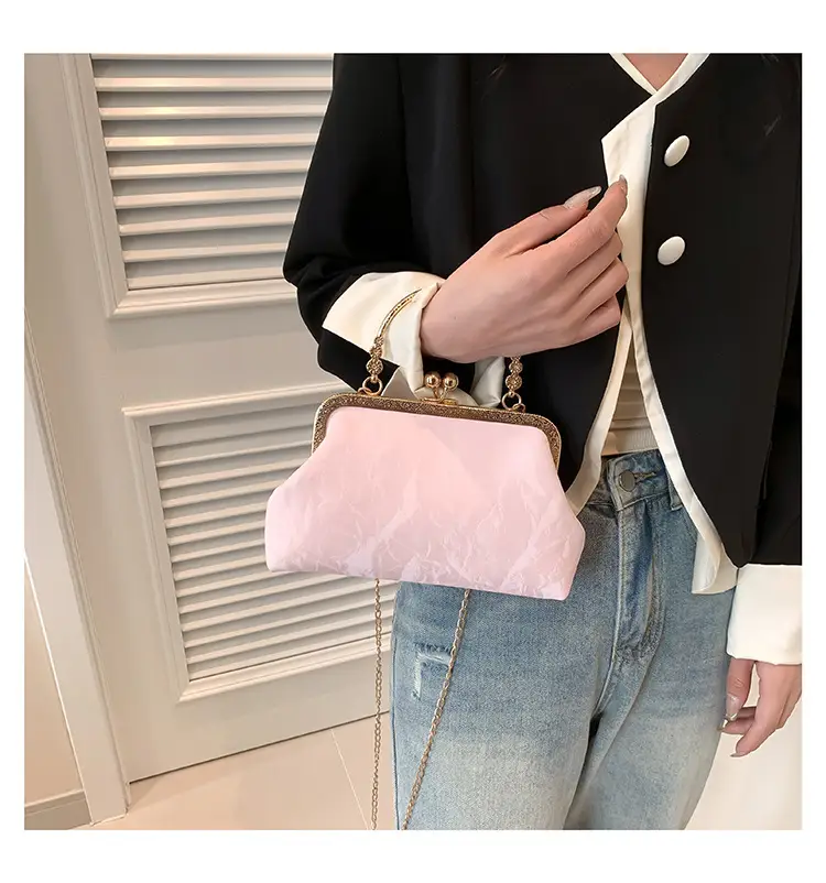 Pink Velvet Clip Chain Shoulder Bag for Women — feature 18