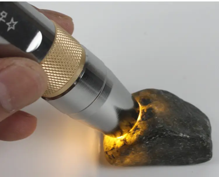 Jade Stone Jewelry Highlighter Flashlight with 3 Light Sources β feature 12