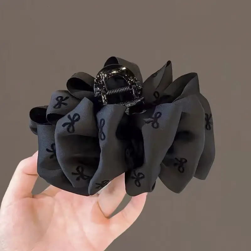 Black printed bubble grip clip