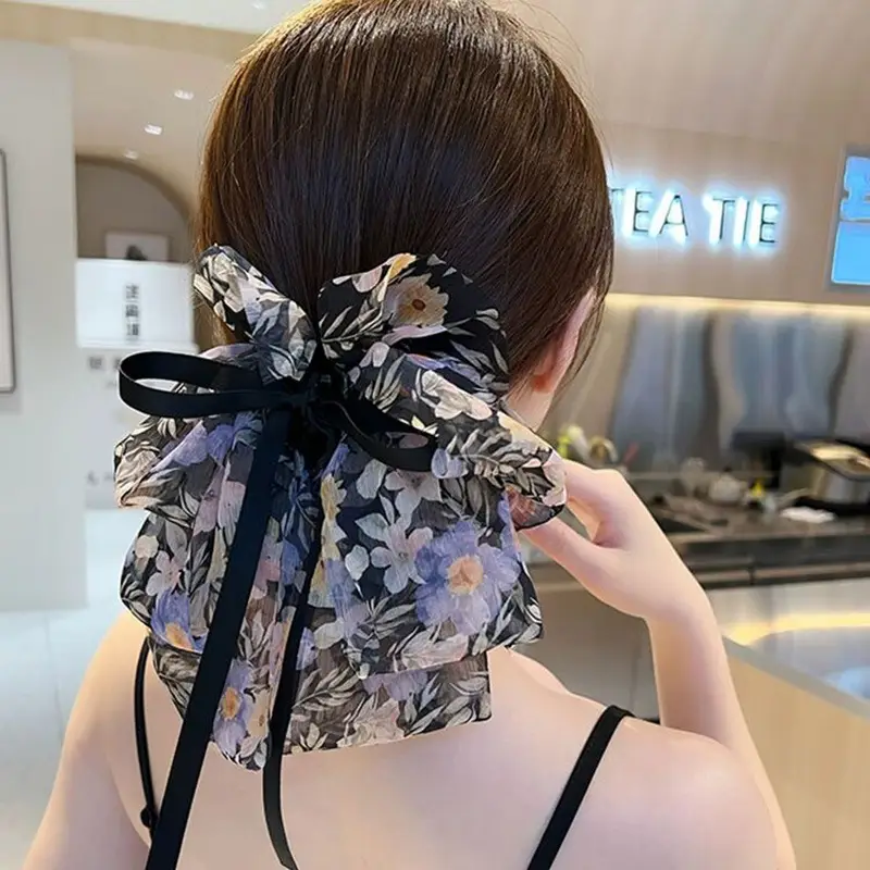 Blue and purple floral ribbon grab clip