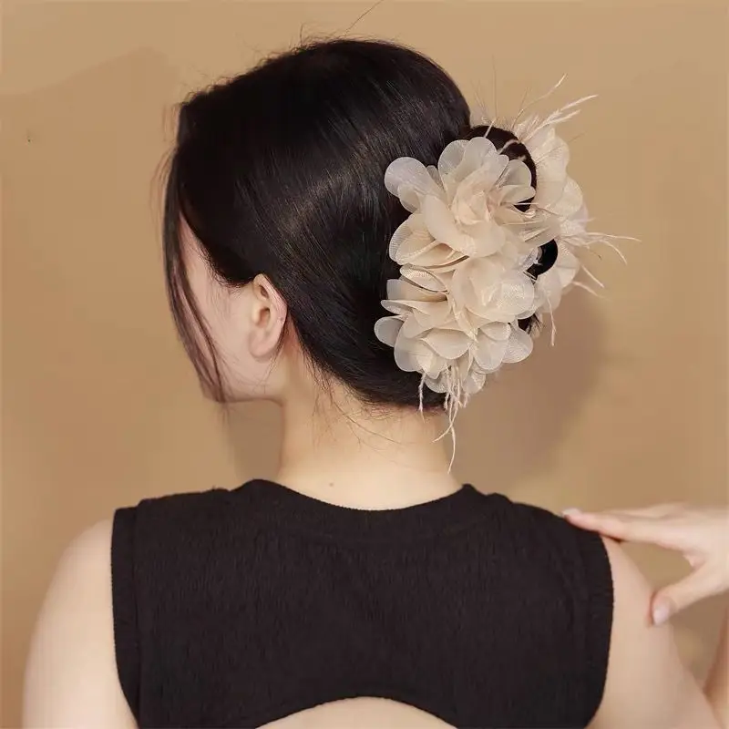 Champagne Petal Feather Clamp