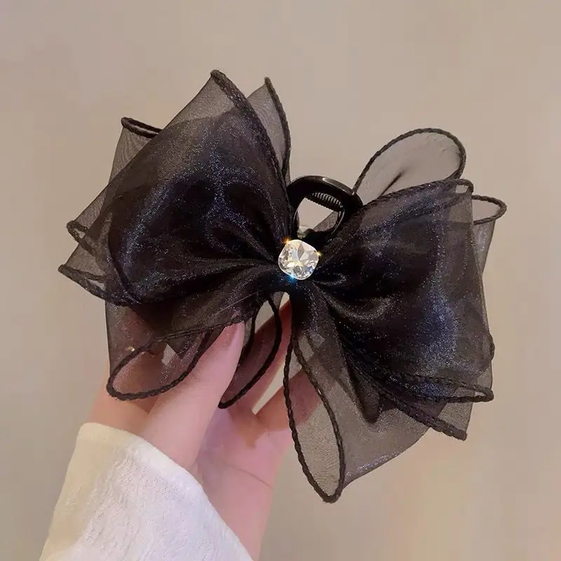 Grab clip with diamond gauze bow