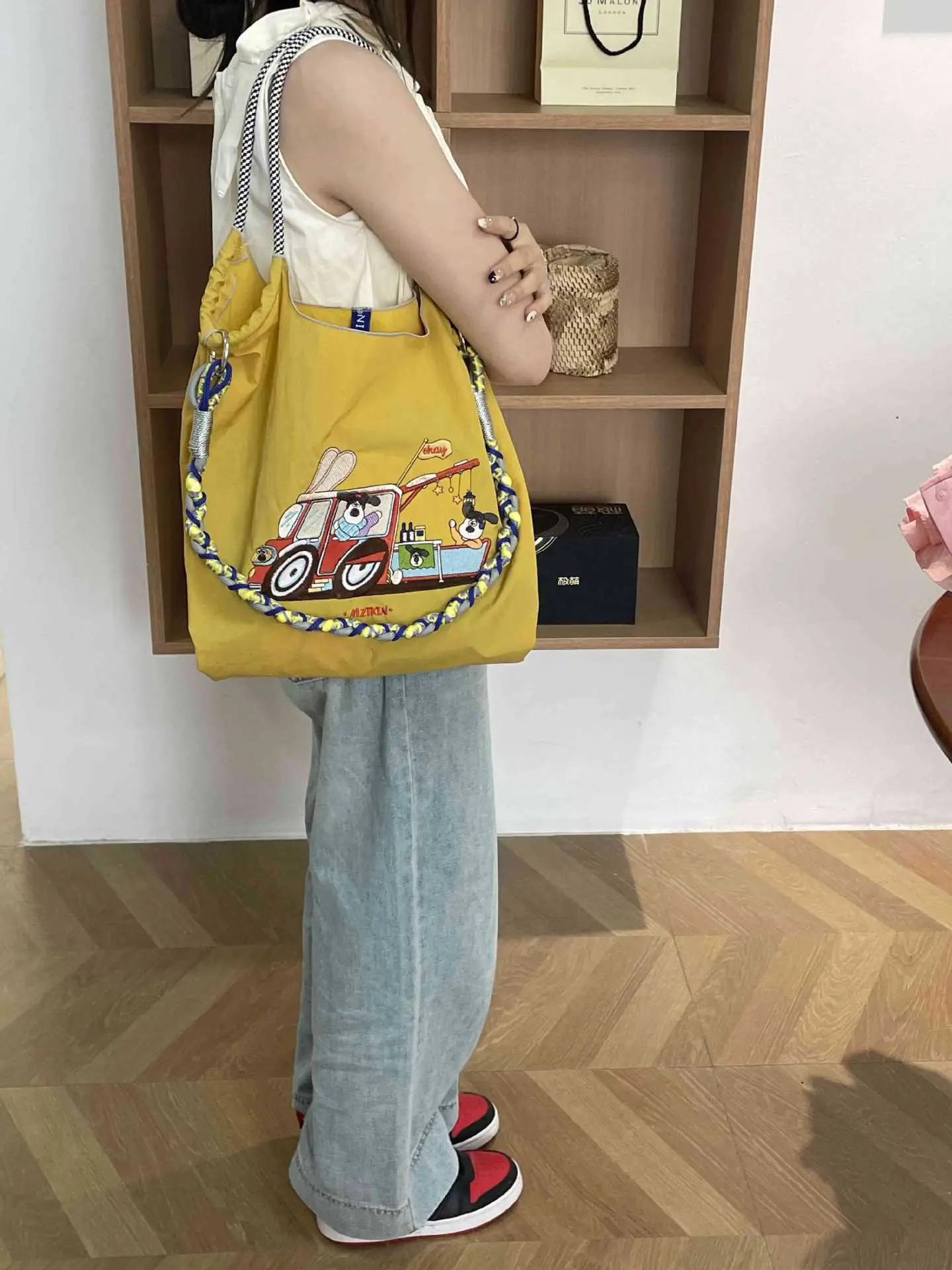 Mztkin Yellow Embroidered Shoulder Bag Large Capacity — feature 11