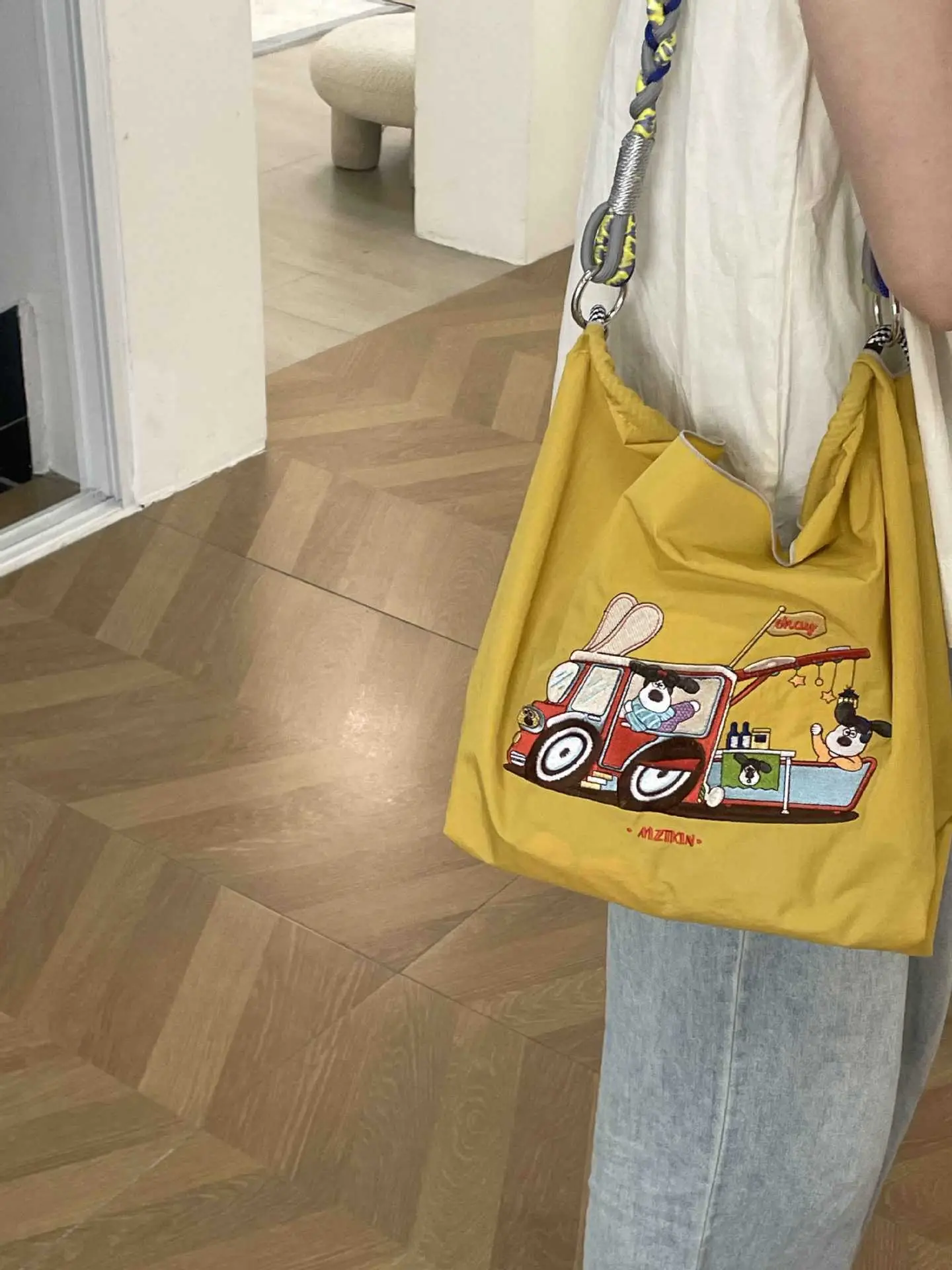 Mztkin Yellow Embroidered Shoulder Bag Large Capacity — feature 13