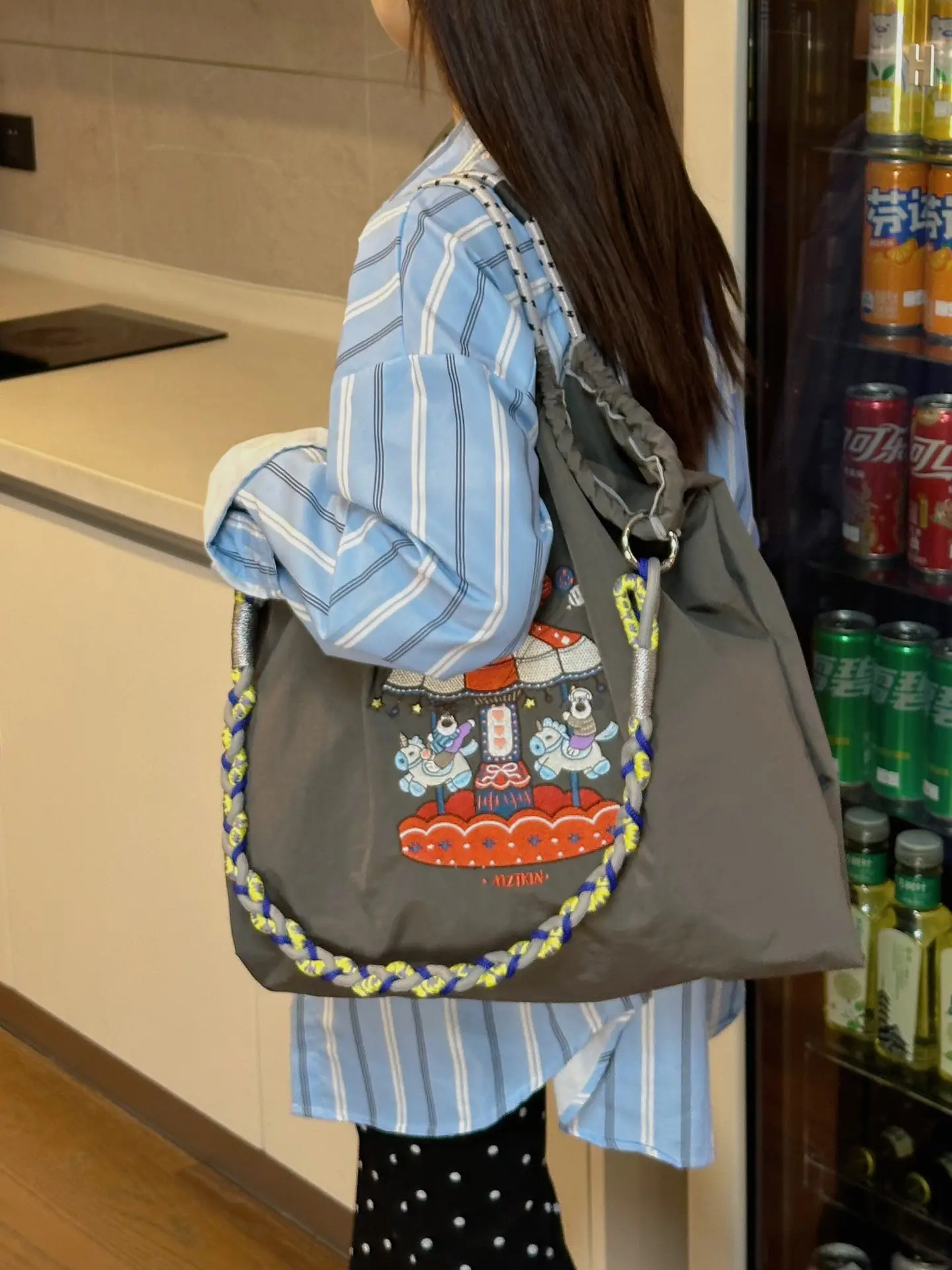 Mztkin Yellow Embroidered Shoulder Bag Large Capacity — feature 14