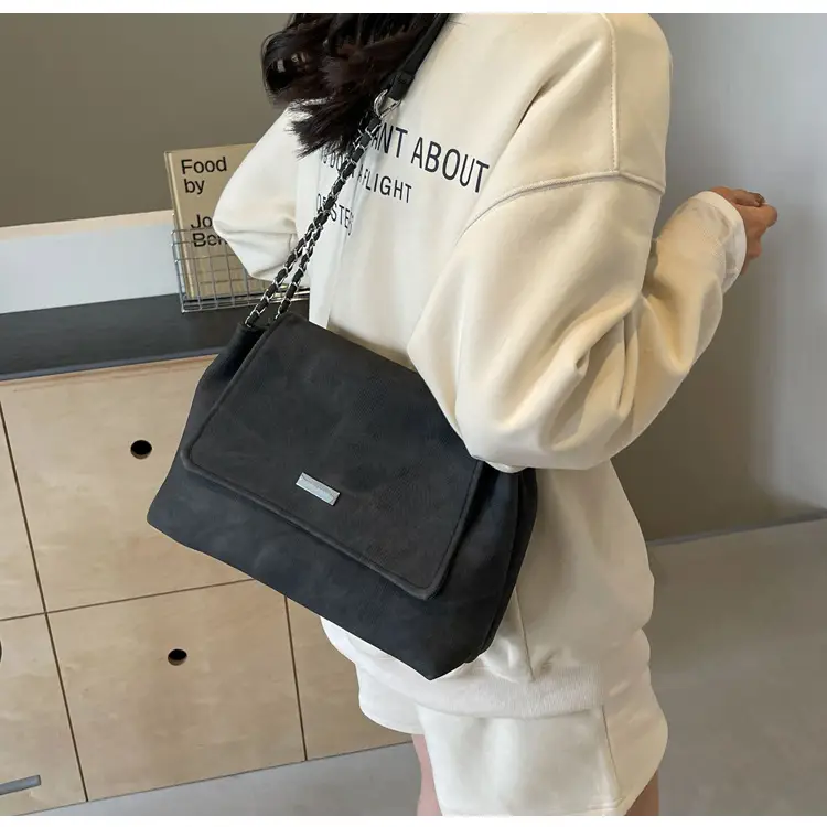 Green Velvet Chain Shoulder Bag for Women — feature 24