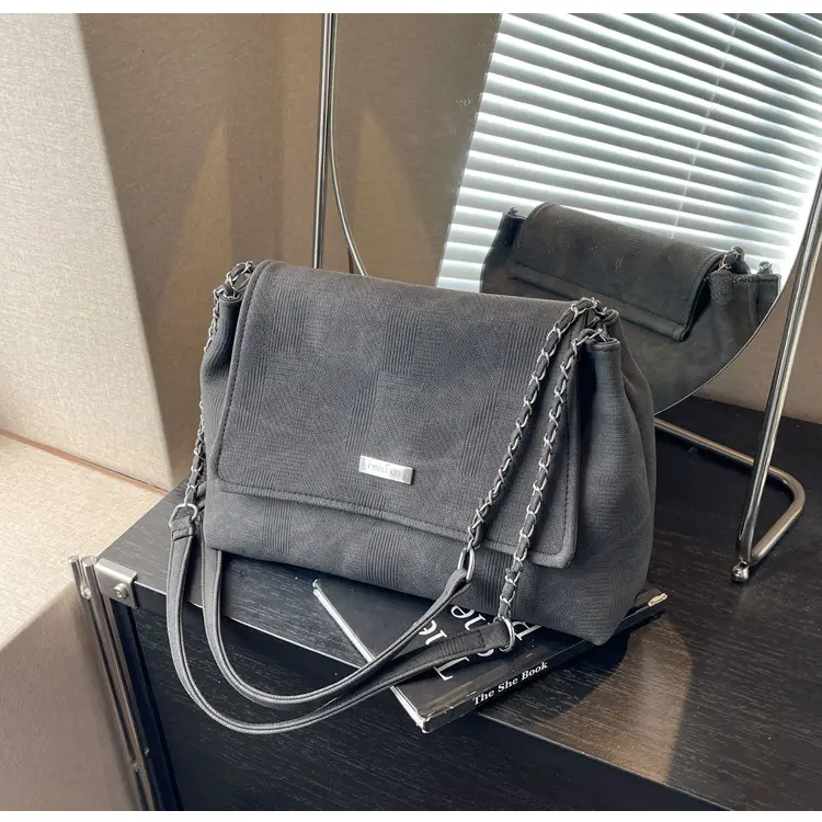 Green Velvet Chain Shoulder Bag for Women — feature 35