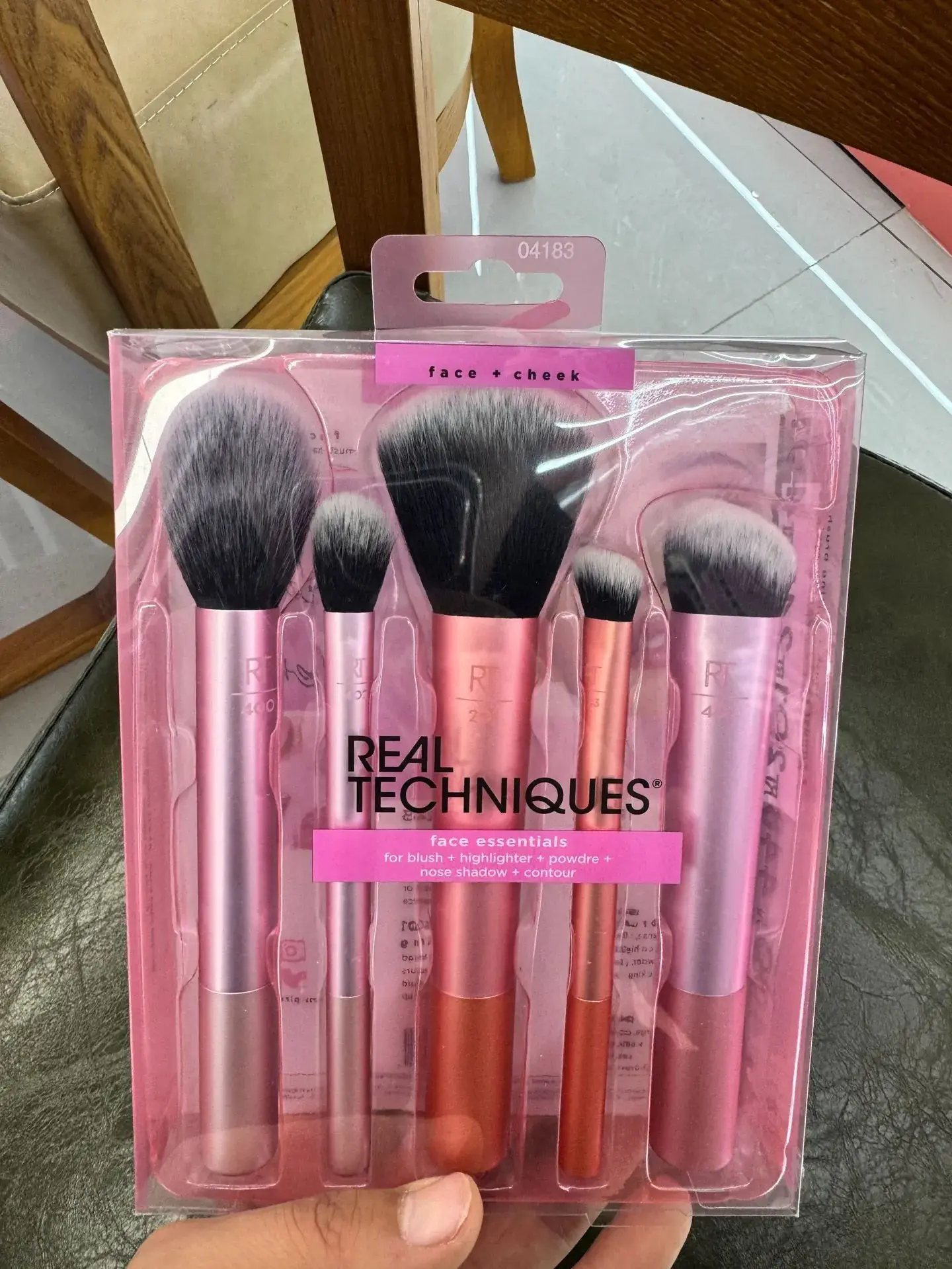 Large Loose Powder Brush Beauty Tool for Blush & Eyeshadow - Image 17