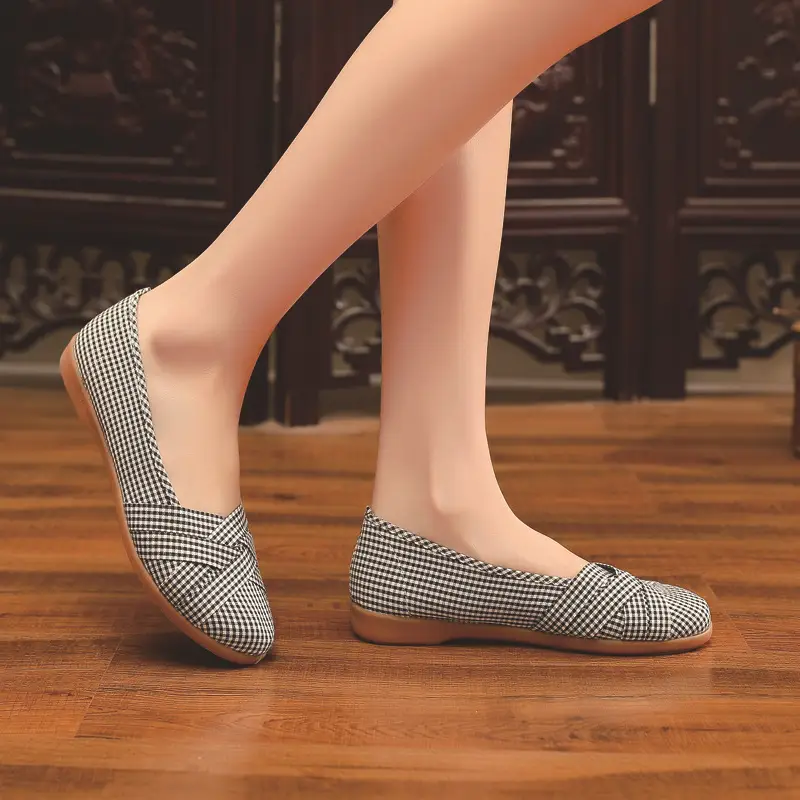 Spring and Summer New Women's Shoes, Old Beijing Cloth Shoes, Middle-Aged and Elderly Mother's Shoes, Comfortable Non-Slip Women's Flats, One-Step Tbottomon Soles - Image 15