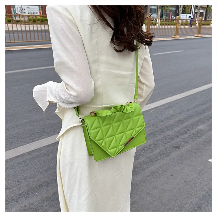 White Pleated Shoulder Bag for Women 2024 Spring — feature 18