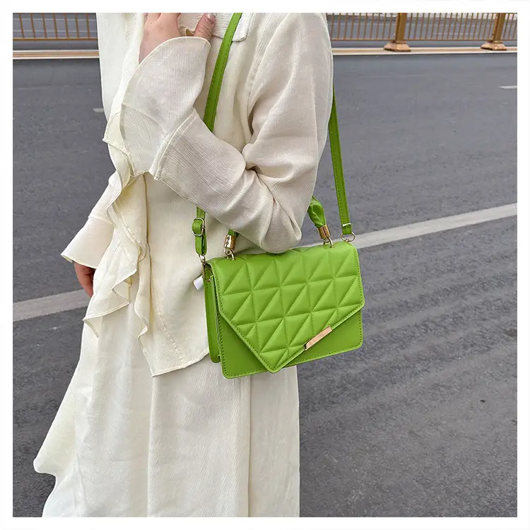 White Pleated Shoulder Bag for Women 2024 Spring — feature 19