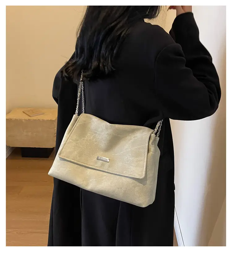 Green Flip Chain Shoulder Bag 2024 Summer — feature 1