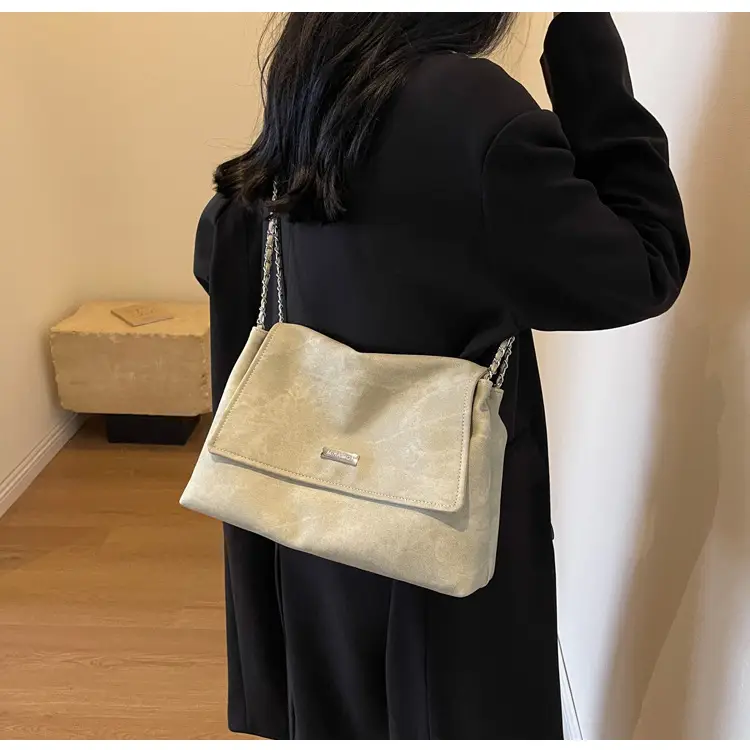 Green Flip Chain Shoulder Bag 2024 Summer — feature 11
