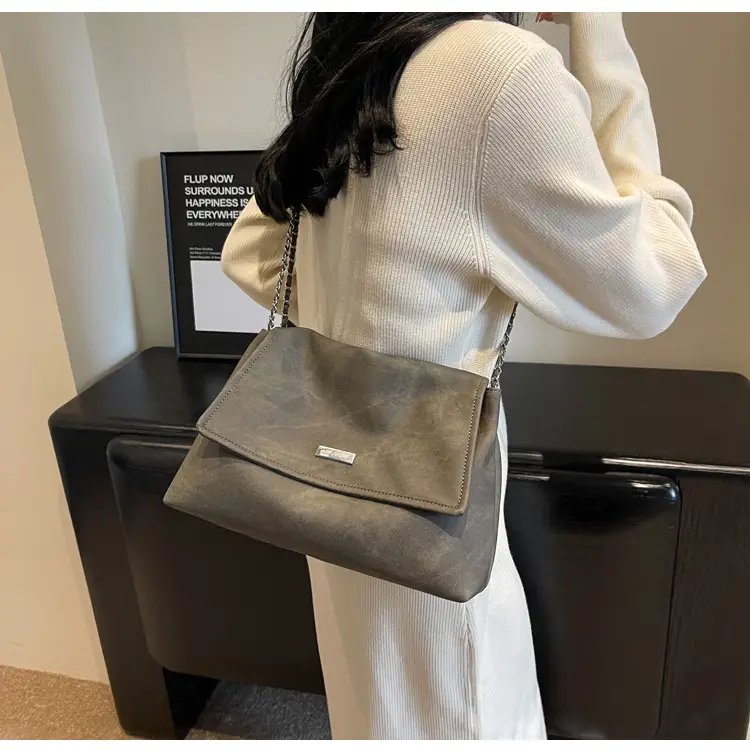 Green Flip Chain Shoulder Bag 2024 Summer — feature 19