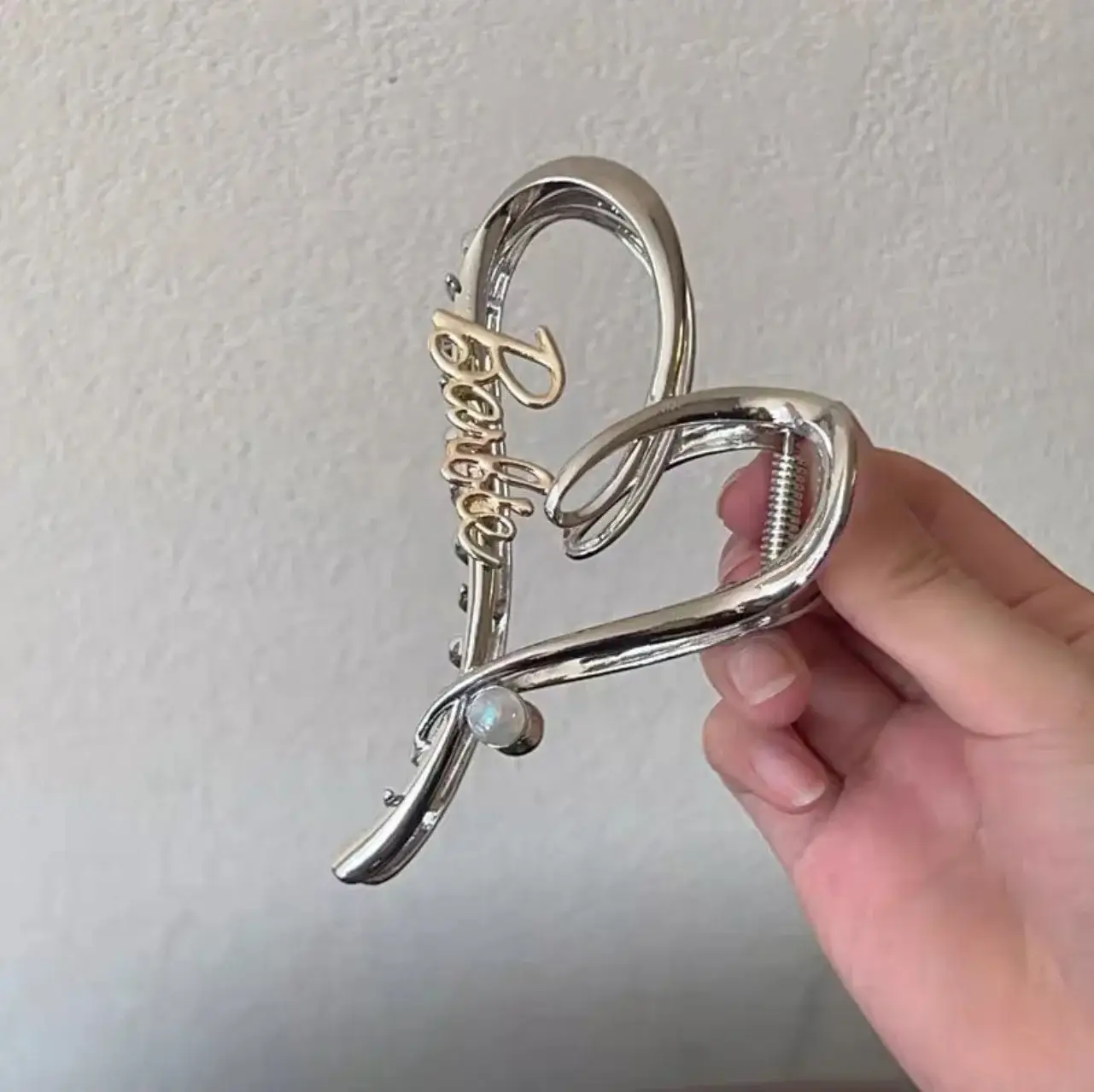 Metal Heart Clip for Women with Pearl Back Clip - Image 2