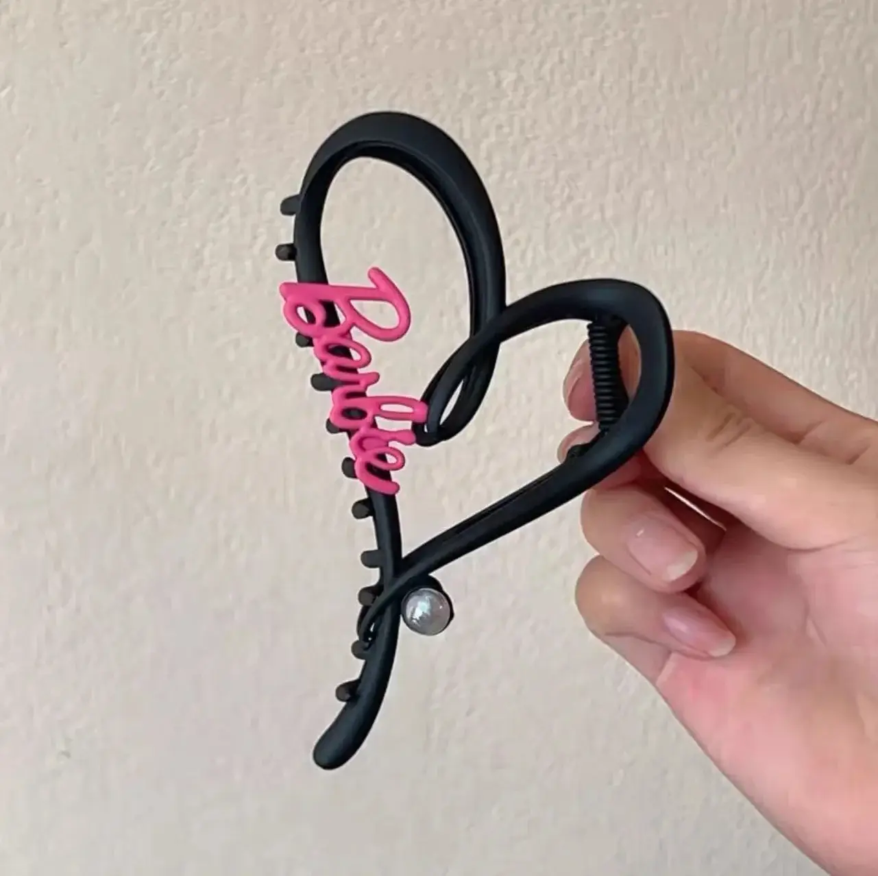 Metal Heart Clip for Women with Pearl Back Clip - Image 4