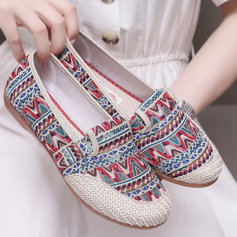 Spring and Autumn New Beijing Old Cloth Shoes Women's Non-slip Soft Bottom Beef Bottom Comfortable Wear-resistant Canvas Fashion Trend All-match - Image 2