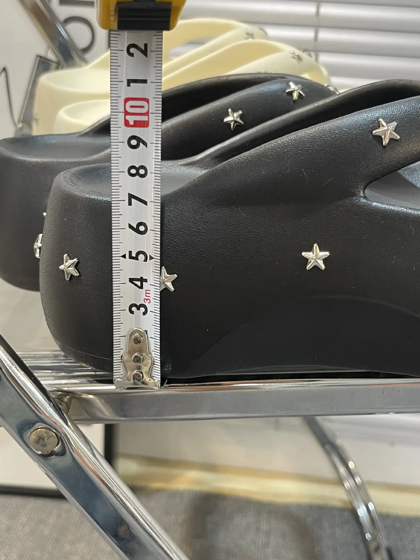 Black Star Starry Star Wedge Sandals 2025 — feature 7